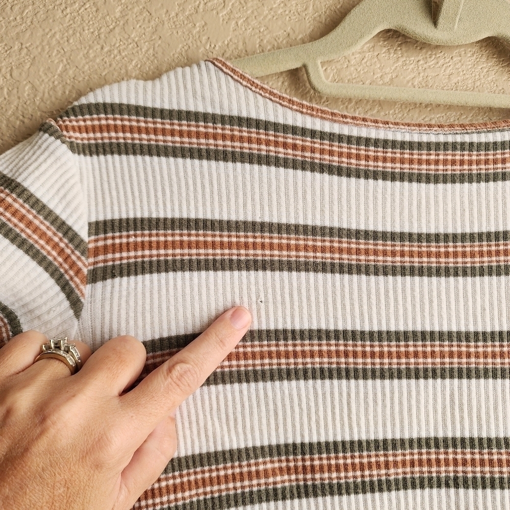 Tillys Fivestar General Co Butterfly Graphic Cream striped rib crop top Size M - Picture 11 of 13